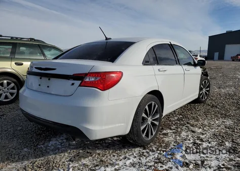 2014 Chrysler 200 Touring из США, поврежденный, VIN 1C3CCBBG3EN177196
